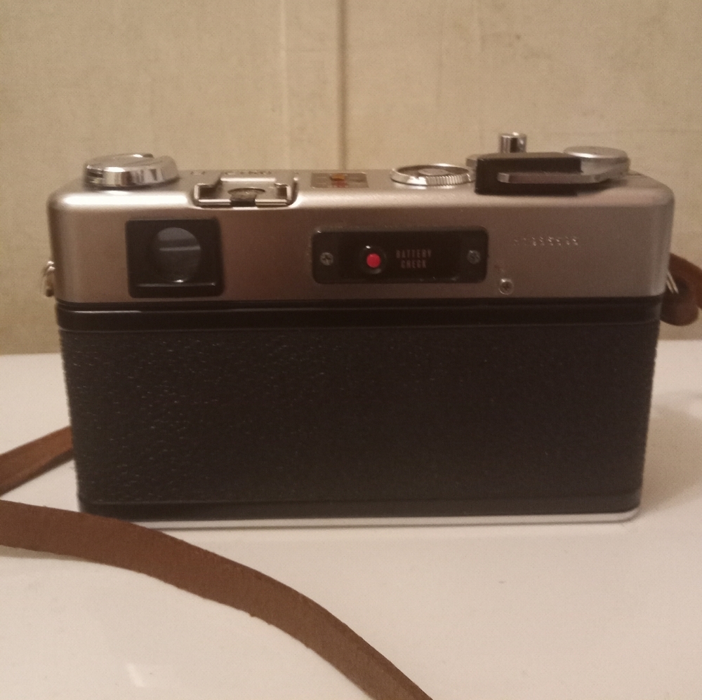 A camera - Picture 3 of 4